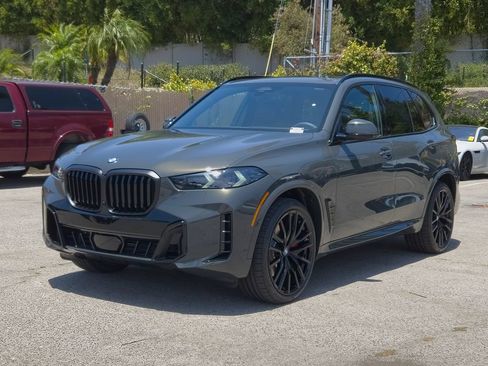 New 2026 BMW X5 xDrive40i w/ M Sport Package AWD/4WD image 2