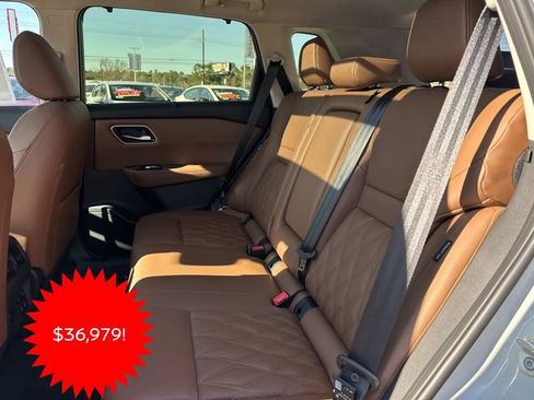 New 2026 Nissan Rogue Platinum image 7