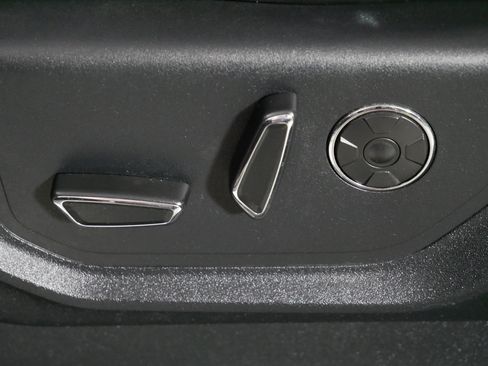 Used 2018 Ford F150 Platinum w/ Equipment Group 701A Luxury AWD/4WD image 20