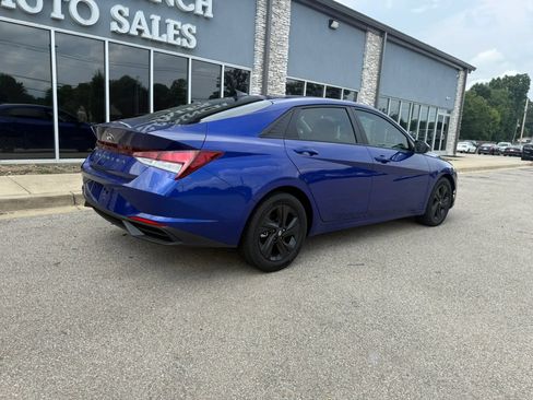 Used 2023 Hyundai Elantra SEL w/ Cargo Package FWD image 7
