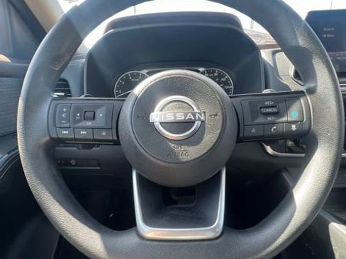 Used 2023 Nissan Rogue SV FWD image 10