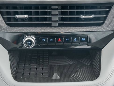 Used 2025 Ford Explorer Platinum w/ Ultimate Package image 27