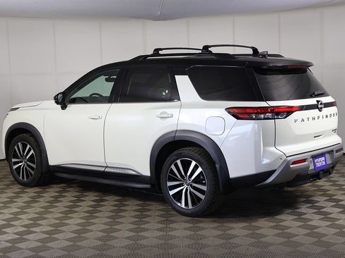 Used 2024 Nissan Pathfinder Platinum w/ Lighting Package (N93) AWD/4WD image 10