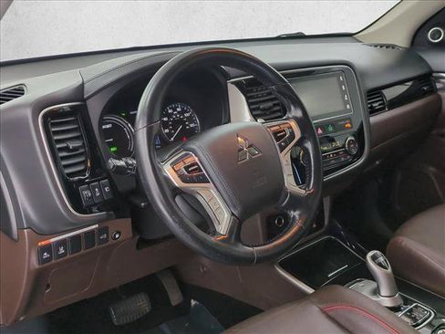 Used 2018 Mitsubishi Outlander GT AWD/4WD image 10