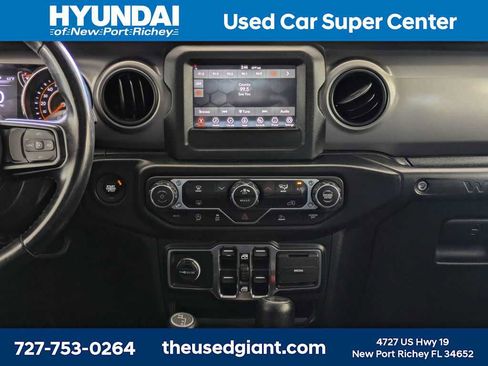 Used 2022 Jeep Wrangler Unlimited Sport image 21