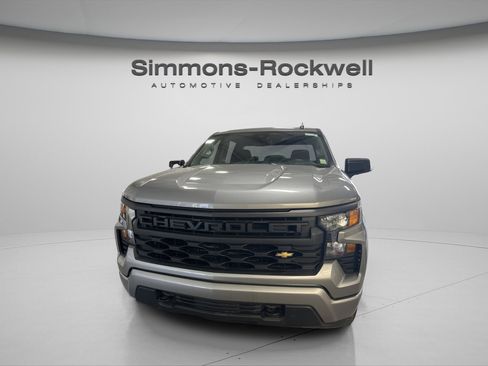 Used 2024 Chevrolet Silverado 1500 Custom AWD/4WD image 2