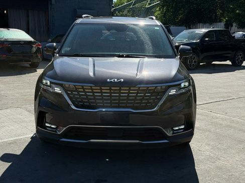 Used 2023 Kia Carnival SX Prestige FWD image 2