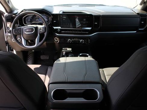 Used 2025 GMC Sierra 1500 Elevation w/ Preferred Package image 9