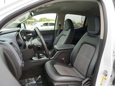 Used 2016 Chevrolet Colorado Z71 AWD/4WD image 12