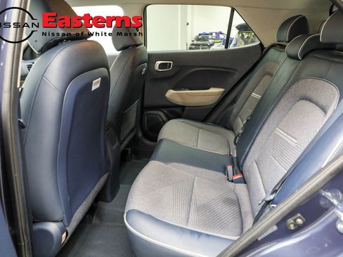 Used 2023 Hyundai Venue Limited image 38