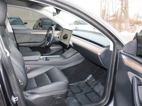 Used 2024 Tesla Model Y Long Range image 12