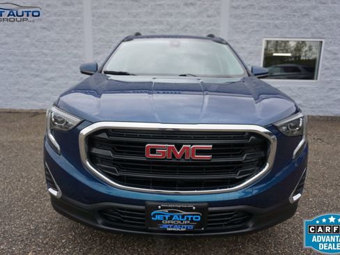 Used 2020 GMC Terrain SLE w/ Driver Convenience Package AWD/4WD image 2