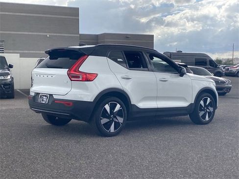 Used 2024 Volvo XC40 Recharge Core w/ Protection Package Premier image 7