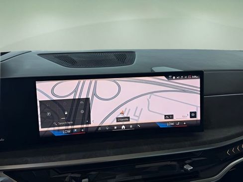 Certified 2025 BMW X7 xDrive40i w/ M Sport Package AWD/4WD image 28