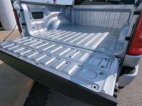 New 2026 RAM 1500 Laramie AWD/4WD image 38