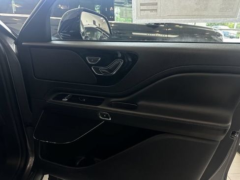 Certified 2025 Lincoln Aviator AWD w/ Jet Appearance Package image 34