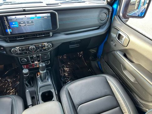 Used 2024 Jeep Wrangler Unlimited Rubicon 4xe AWD/4WD image 11
