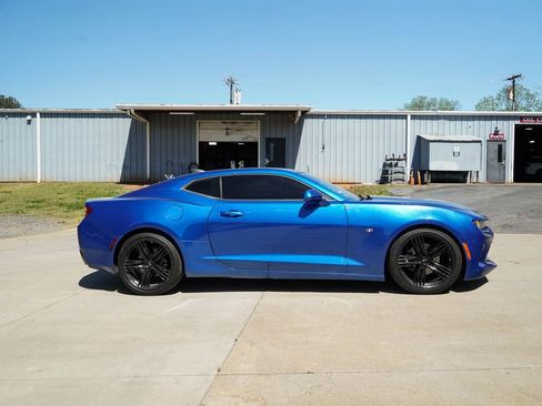 Used 2016 Chevrolet Camaro LT w/ Technology Package image 3