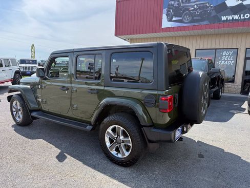 Used 2022 Jeep Wrangler Unlimited Sahara w/ Dual Top Group AWD/4WD image 2