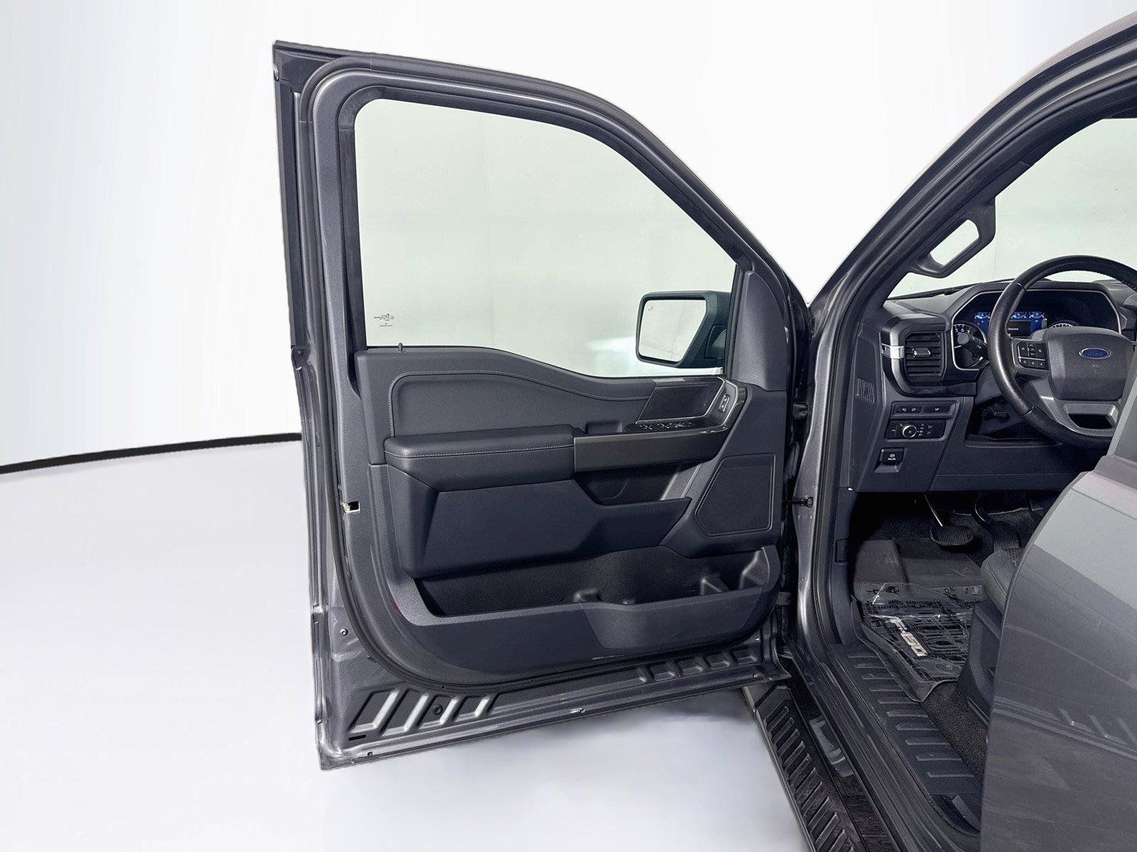 Used 2022 Ford F150 XLT w/ Equipment Group 302A High RWD image 9