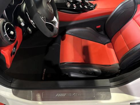 Used 2018 Mercedes-Benz AMG GT Roadster image 27
