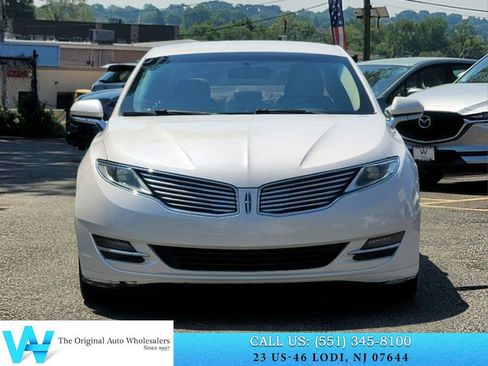 Used 2014 Lincoln MKZ FWD image 2