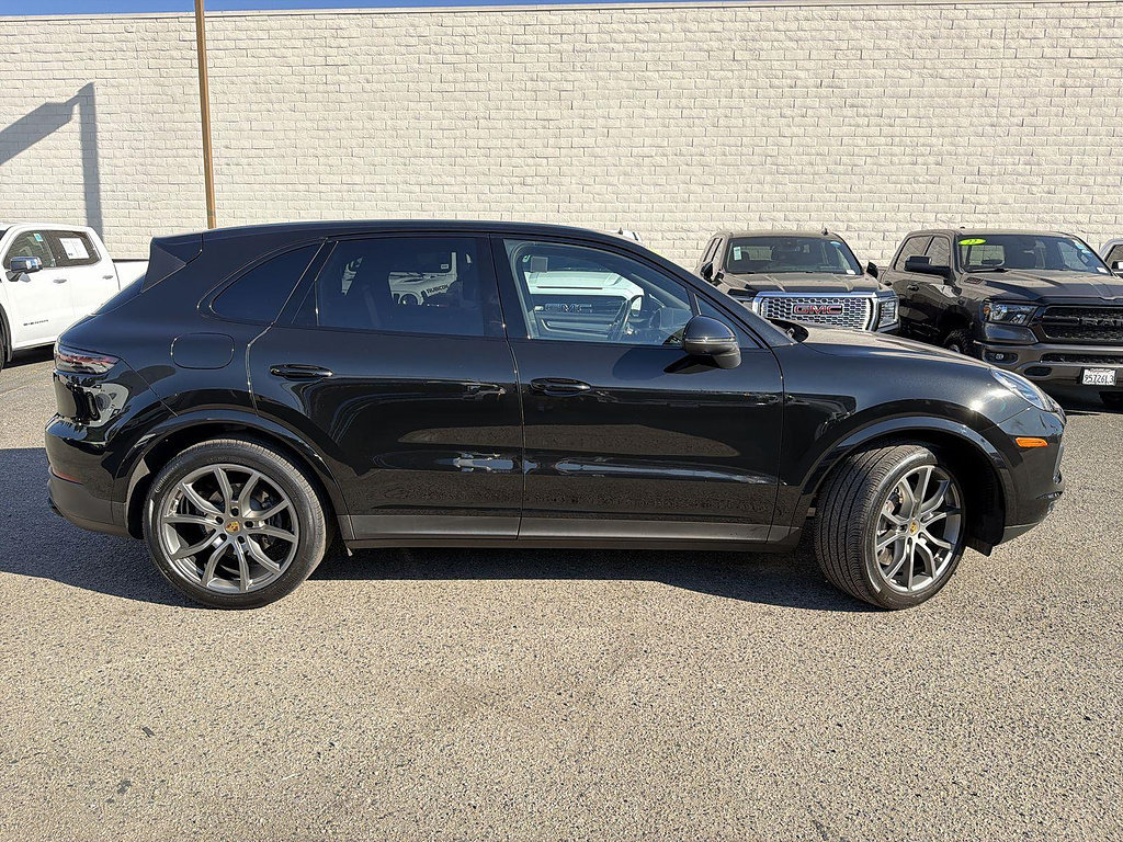 Used 2023 Porsche Cayenne AWD/4WD image 4