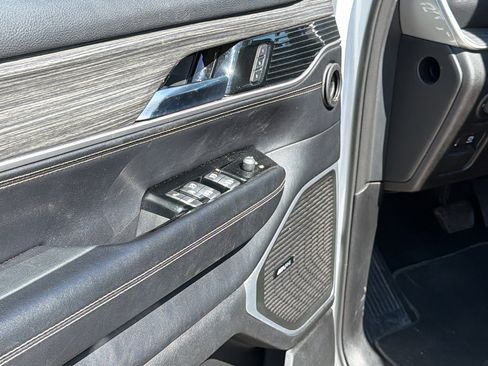 Used 2023 Jeep Wagoneer Series III w/ Preferred Equipment Group image 15