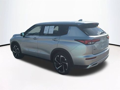 Used 2024 Mitsubishi Outlander SE Black Edition FWD image 7