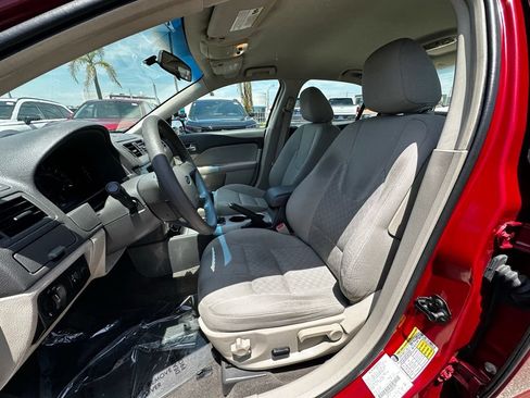 Used 2010 Ford Fusion SE FWD image 17