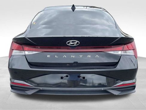 Used 2023 Hyundai Elantra SEL FWD image 3