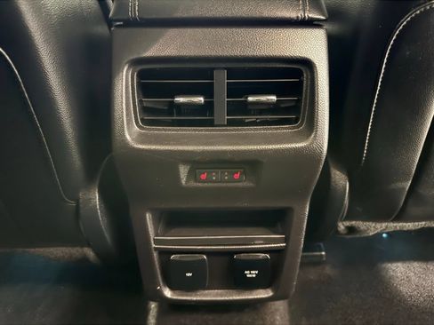 Used 2017 Ford Edge Titanium w/ Equipment Group 301A AWD/4WD image 29