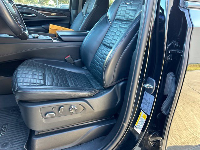 Used 2023 Cadillac Escalade ESV Sport Platinum w/ LPO, Floor Liner Package AWD/4WD image 18