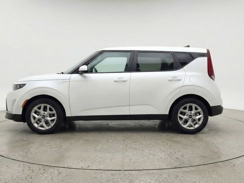 Used 2025 Kia Soul LX w/ LX Technology Package image 5