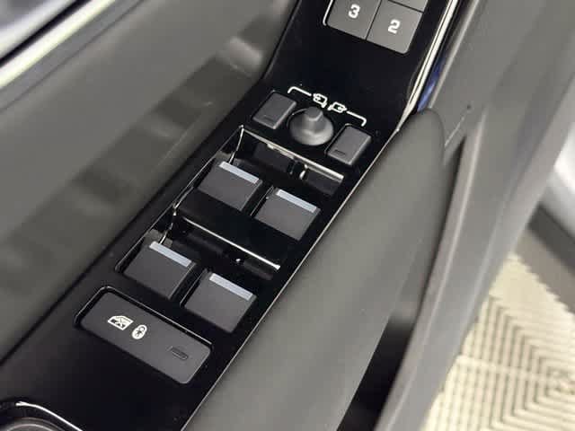 New 2026 Land Rover Range Rover Velar S AWD/4WD image 22