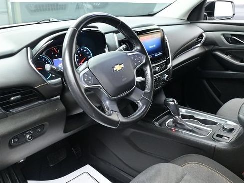 Used 2020 Chevrolet Traverse LT FWD image 14