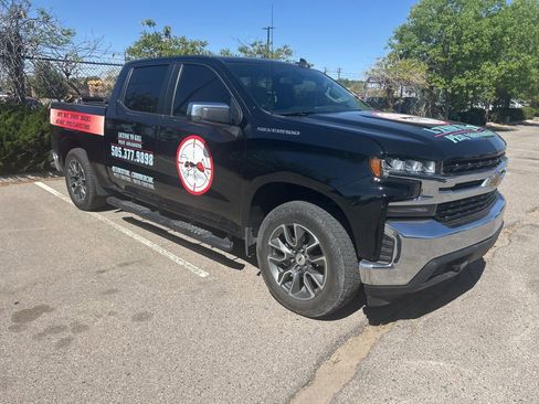 Used 2021 Chevrolet Silverado 1500 LT w/ Bed Protection Package AWD/4WD image 3