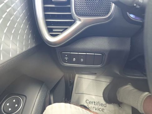 Certified 2025 Kia Soul LX w/ LX Technology Package image 20