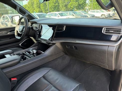 Used 2022 Jeep Wagoneer Series II AWD/4WD image 36