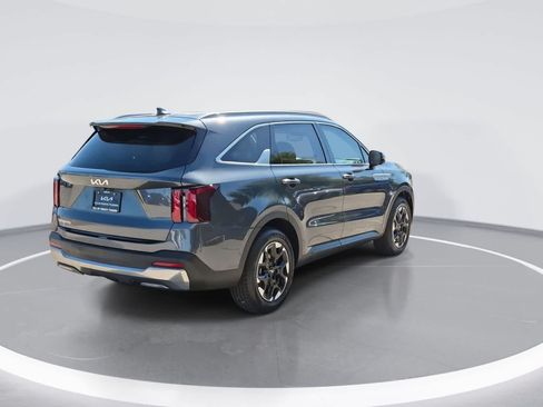Used 2024 Kia Sorento S FWD image 8