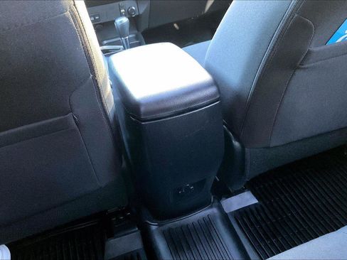 Used 2017 Toyota RAV4 XLE image 25