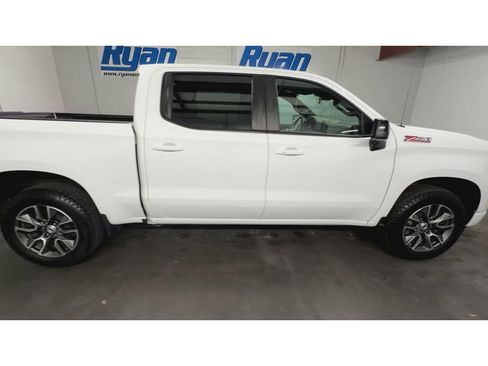 Used 2024 Chevrolet Silverado 1500 RST AWD/4WD image 9
