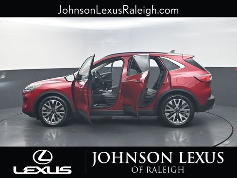 Used 2020 Ford Escape Titanium image 22