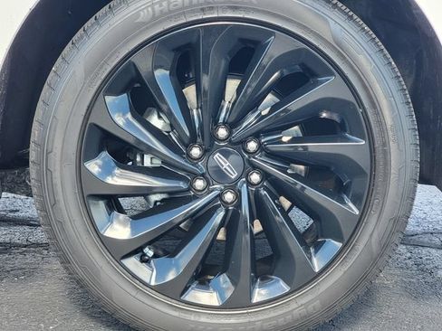 Certified 2021 Lincoln Navigator Reserve AWD/4WD image 17