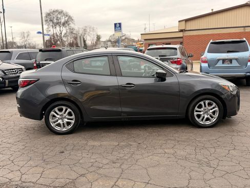 Used 2017 Toyota Yaris iA image 18
