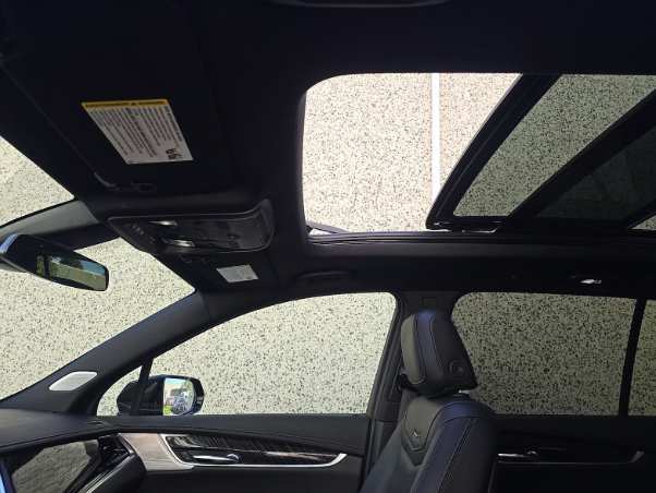 Used 2025 Cadillac XT6 Premium Luxury FWD image 11
