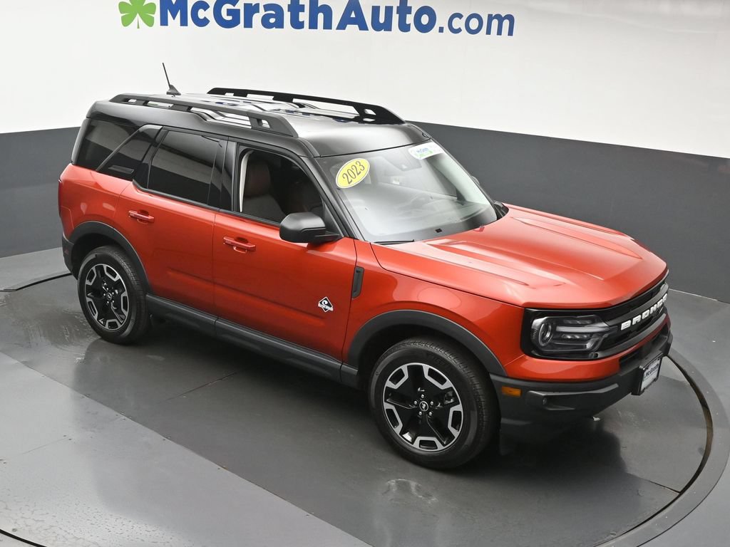 Used 2023 Ford Bronco Sport Outer Banks w/ Tech Package AWD/4WD image 3