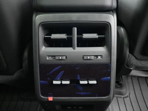 New 2026 Porsche Macan 4S Electric image 8