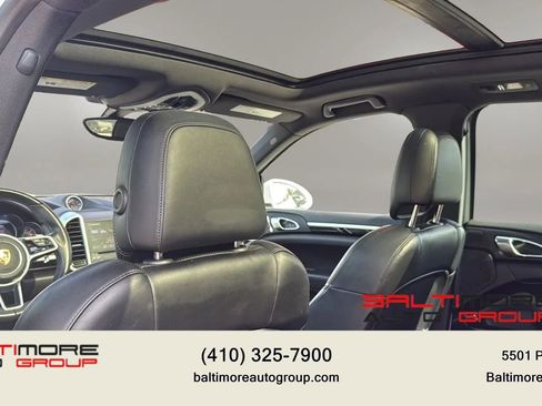 Used 2017 Porsche Cayenne Platinum Edition AWD/4WD image 35