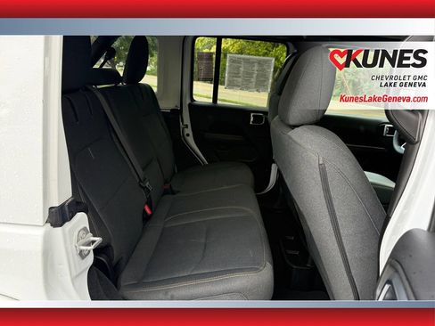 Used 2024 Jeep Wrangler Unlimited Sahara AWD/4WD image 39